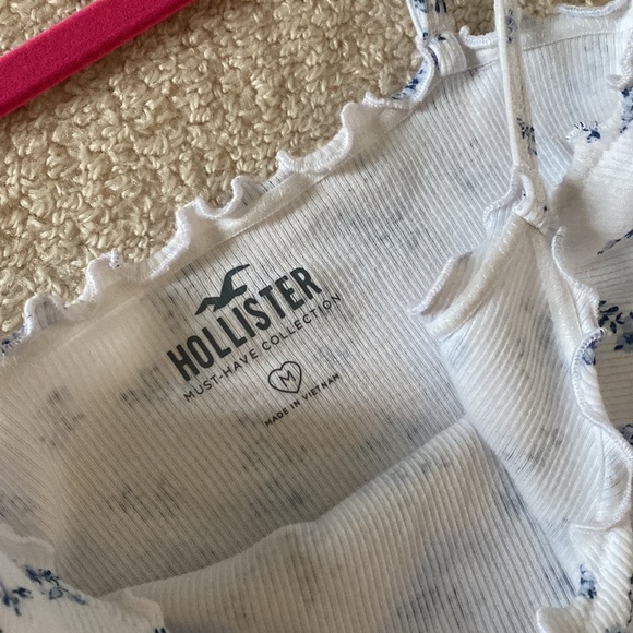 Hollister size M white tank top with blue flowers. Perfect condition. - Picture 3 of 4